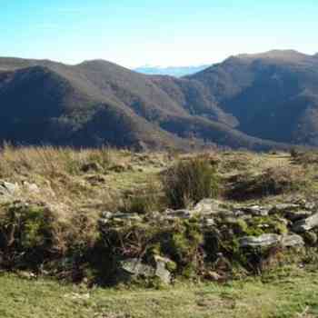 Click para ampliar. Pulsa en el nombre para ver la ficha. cromlech de Amabirjiñei Arpea (NAVARRA)