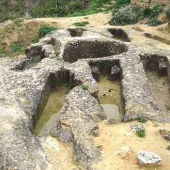 Click para ampliar. Pulsa en el nombre para ver la ficha. Necrópolis de Nª Sª de la Piscina (RIOJA)