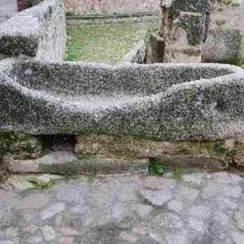 Click para ampliar. Pulsa en el nombre para ver la ficha. Tumba-abrevadero(1)