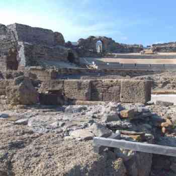 Click para ampliar. Pulsa en el nombre para ver la ficha. TEATRO DE BAELO C.( PARTE OESTE)