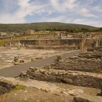 Click para ampliar. Pulsa en el nombre para ver la ficha. BAELO CLAUDIA (Cadiz).Vistas del foro y las tiendas