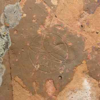 Click para ampliar. Pulsa en el nombre para ver la ficha. GRABADO SOBRE ROCA, ¿CELTA?