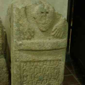 Click para ampliar. Pulsa en el nombre para ver la ficha. Ara funeraria de Coria