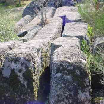 Click para ampliar. Pulsa en el nombre para ver la ficha. Bloques diaclasados