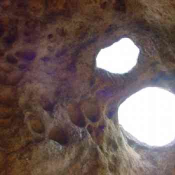 Click para ampliar. Pulsa en el nombre para ver la ficha. Techo de cueva en granitos