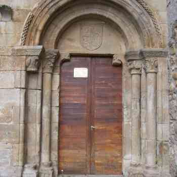 Click para ampliar. Pulsa en el nombre para ver la ficha. Santa María de Carracedo (León). Portada románica.