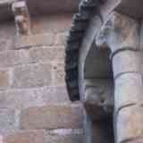 Canecillo en ábside de la iglesia de Santiago de La Coruña.