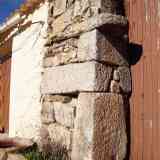 Click para ampliar. Piedras perfordas - Las Cabezas Altas II - 1