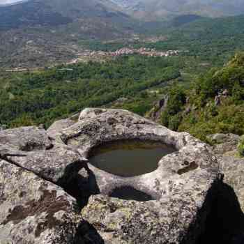 Click para ampliar. Pulsa en el nombre para ver la ficha. La Nava - Vista desde el castro de la Era de los Moros