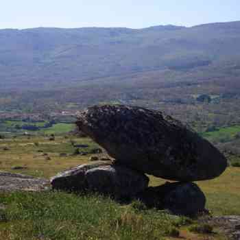 Click para ampliar. Pulsa en el nombre para ver la ficha. Chozo de Neila - Foto 22
Piedra caballera sobre dos apoyos