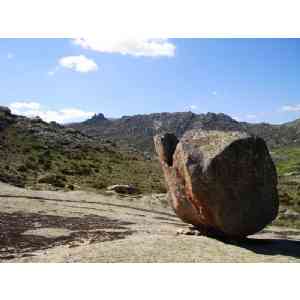 Click para ampliar. Pulsa en el nombre para ver la ficha. Ulaca - Conjunto Lítico - Elemento 1