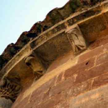 Click para ampliar. Pulsa en el nombre para ver la ficha. San Juan de Amandi. Canecillos