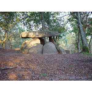 Click para ampliar. Pulsa en el nombre para ver la ficha. Axeitos. Dolmen. Vista general