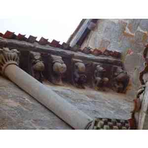 Click para ampliar. Pulsa en el nombre para ver la ficha. Cervatos. Canecillos 1.