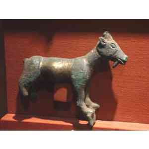 Click para ampliar. Pulsa en el nombre para ver la ficha. Cabrita exvoto de Torrejoncillo (Cáceres)