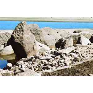 Dolmen de Navalcán - cazoletas 2