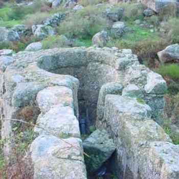 Click para ampliar. Pulsa en el nombre para ver la ficha. Cubo de molino de agua. Arroyomolinos de Montánchez