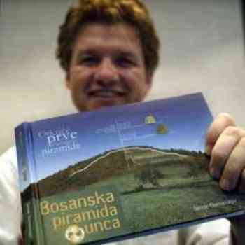 Click para ampliar. Pulsa en el nombre para ver la ficha. El arqueólogo descubridor de la pirámide