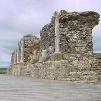 Click para ampliar. Pulsa en el nombre para ver la ficha. Escena del teatro de Regina