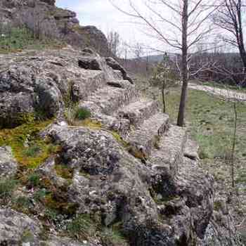 Click para ampliar. Pulsa en el nombre para ver la ficha. Cueva de  la Sta. Cruz, escalera.-Soria