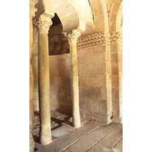 Click para ampliar. Pulsa en el nombre para ver la ficha. Capela S. Frutuoso (interior)