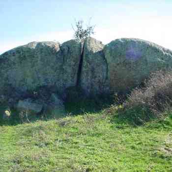 Click para ampliar. Pulsa en el nombre para ver la ficha. Roca berroqueña partida