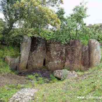 Dólmen Cueva del Moro - La Roca de la Sierra (Badajoz)