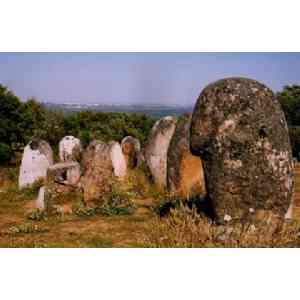 Alentejo (Portugal): Cromeleque de Almendres (4).