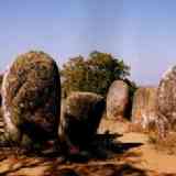 Click para ampliar. Alentejo (Portugal): Cromeleque de Almendres (5).