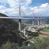 Click para ampliar. Millau_vista diagonal