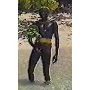 Click para ampliar. Pulsa en el nombre para ver la ficha. Sentinel haciendo gesto