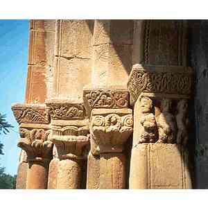 Detalle capiteles de la Iglesia de Fuensauco