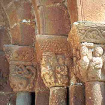 Click para ampliar. Pulsa en el nombre para ver la ficha. Detalle capiteles de la Iglesia de Fuensauco