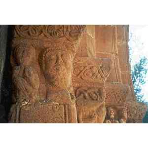 Click para ampliar. Pulsa en el nombre para ver la ficha. Detalle capiteles de la Iglesia de Fuensauco