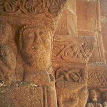 Click para ampliar. Pulsa en el nombre para ver la ficha. Detalle capiteles de la Iglesia de Fuensauco