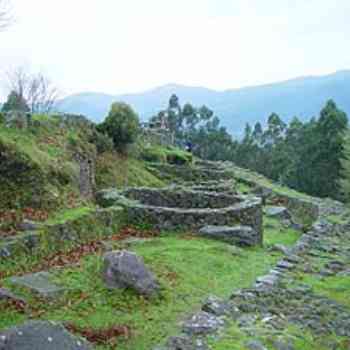 Click para ampliar. Pulsa en el nombre para ver la ficha. Troña. Castro. Muralla.